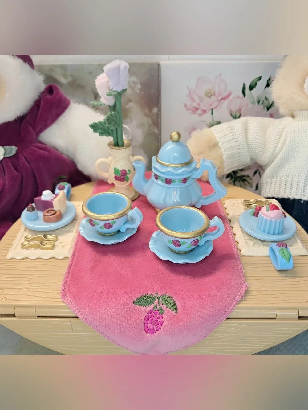 Fisher-Price Briarberry Maggieberry & Benberry Bears + Dining Room Set 1998